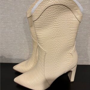 Heel cowgirl boots